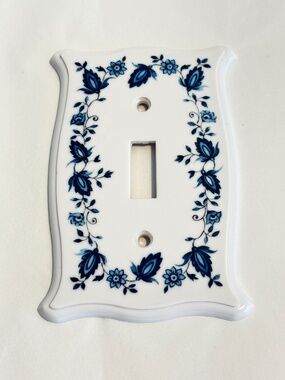 Vintage light switch plate cover single toggle blue floral pattern white backing